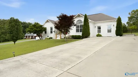 40 Sidney Drive Scottsboro AL 35769