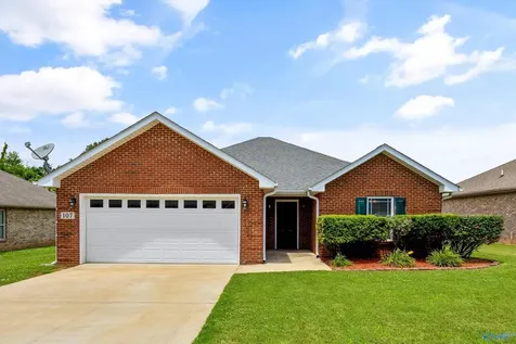 107 Summerset Lane Huntsville AL 35811