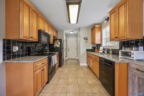 107 Summerset Lane Huntsville AL 35811