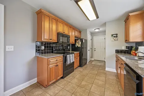 107 Summerset Lane Huntsville AL 35811