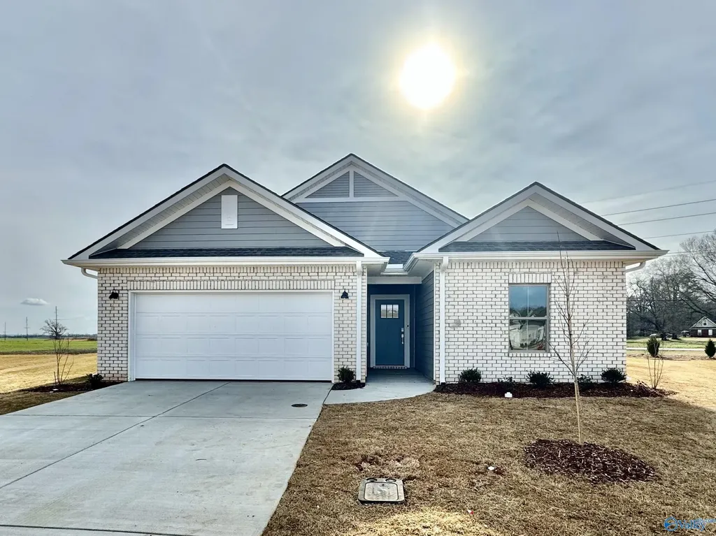 7222 Maple Creek Drive SE Owens Cross Roads AL 35763