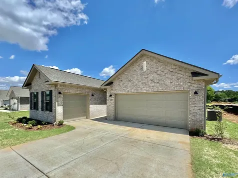 7214 Maple Creek Drive SE Owens Cross Roads AL 35763