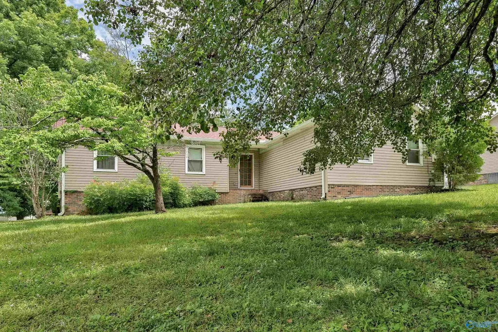 261 Glenview Drive Estill Springs TN 37330