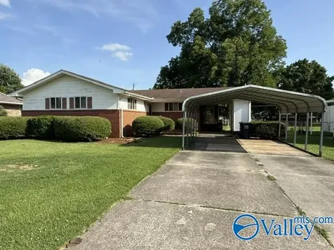 4309 Clayrest Drive NW Huntsville AL 35816