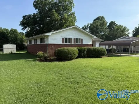 4309 Clayrest Drive NW Huntsville AL 35816