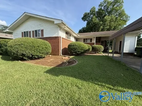 4309 Clayrest Drive NW Huntsville AL 35816