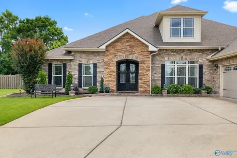 25 Bannut Court SW Huntsville AL 35824