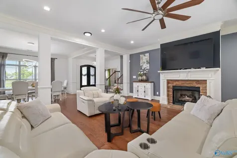 25 Bannut Court SW Huntsville AL 35824