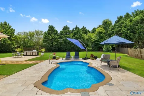 25 Bannut Court SW Huntsville AL 35824