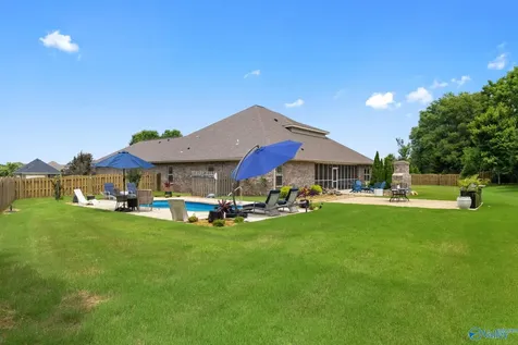 25 Bannut Court SW Huntsville AL 35824