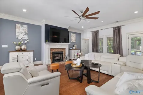 25 Bannut Court SW Huntsville AL 35824