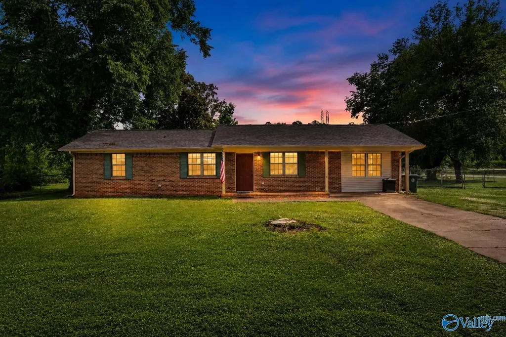 14 Canadian Drive Scottsboro AL 35769