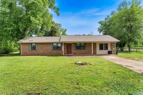 14 Canadian Drive Scottsboro AL 35769