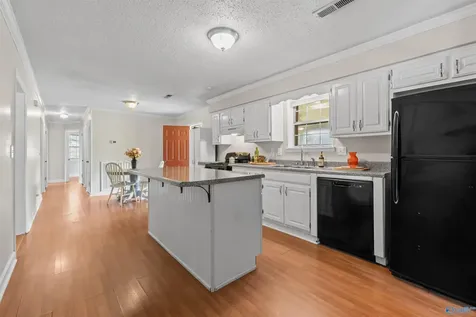 14 Canadian Drive Scottsboro AL 35769