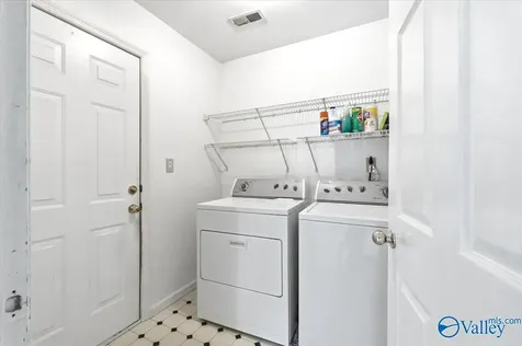 189 Jarrett Lane Madison AL 35758