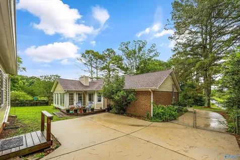 124 Allenwood Drive Huntsville AL 35811