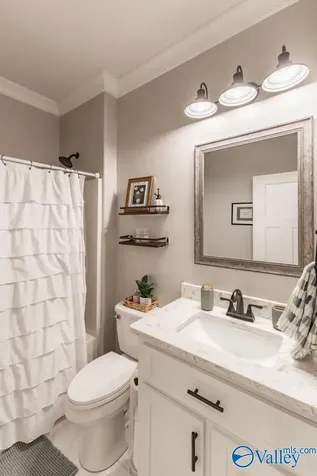 136 Chambray Drive Owens Cross Roads AL 35763