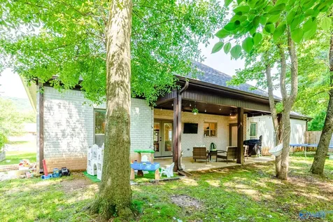 136 Chambray Drive Owens Cross Roads AL 35763