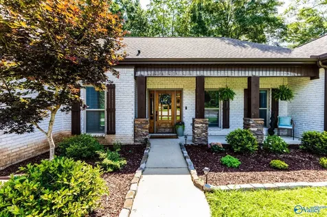 136 Chambray Drive Owens Cross Roads AL 35763