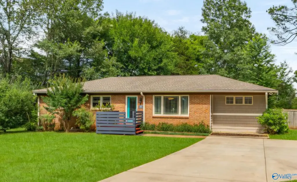 302 Bethune Way NW Huntsville AL 35806