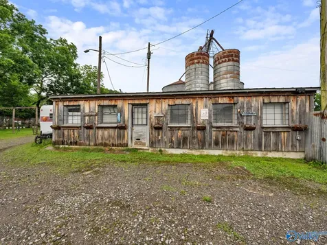 410-1 Ponroy Street Scottsboro AL 35768