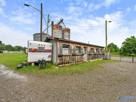 410-1 Ponroy Street Scottsboro AL 35768