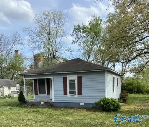 410-1 Ponroy Street Scottsboro AL 35768