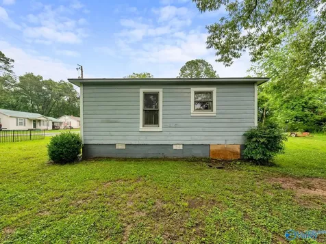 410-1 Ponroy Street Scottsboro AL 35768