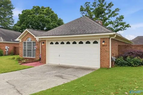 1807 Edgemere Court Huntsville AL 35803