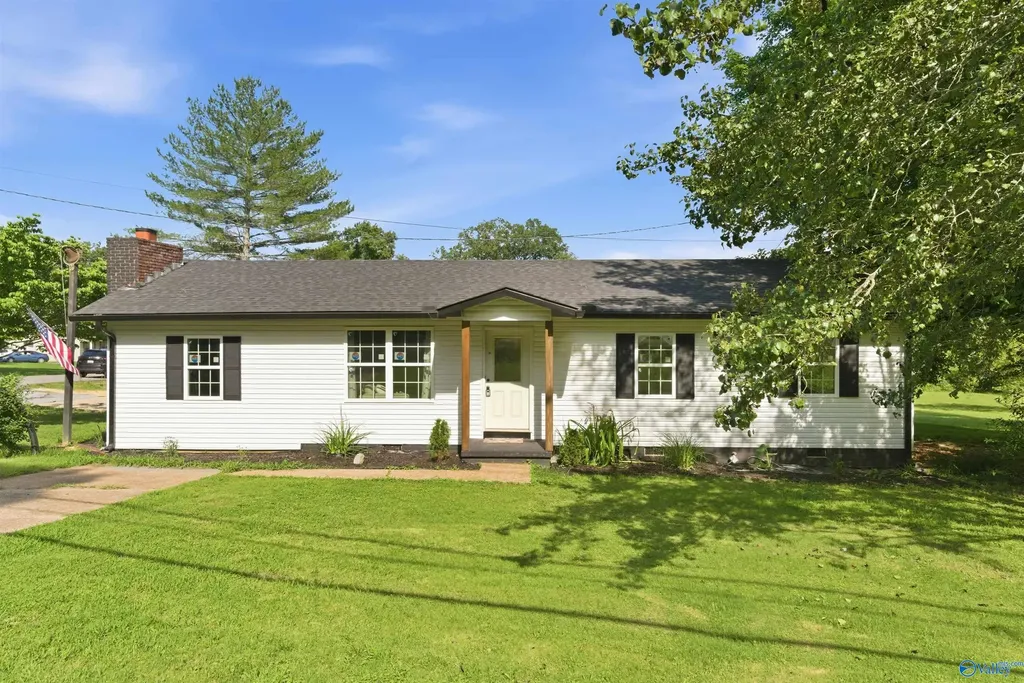 812 Tupelo Pike Scottsboro AL 35768