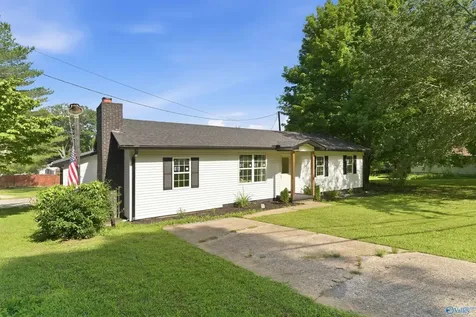 812 Tupelo Pike Scottsboro AL 35768