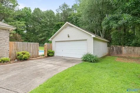 1019 Pine Grove Road Harvest AL 35749