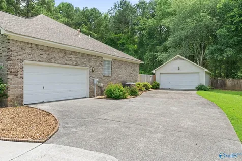 1019 Pine Grove Road Harvest AL 35749