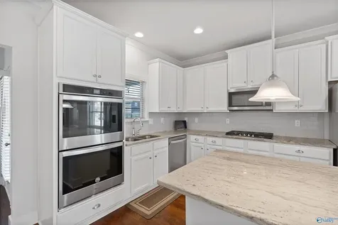 17 Desert Oak Court SW Huntsville AL 35824