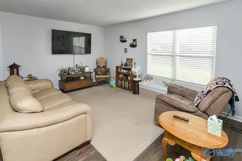 121 Syd Road Owens Cross Roads AL 35763