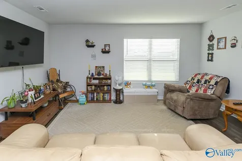 121 Syd Road Owens Cross Roads AL 35763