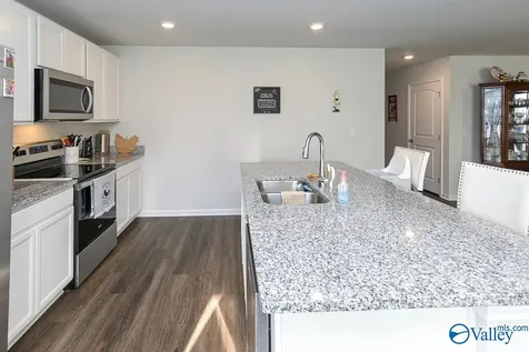 121 Syd Road Owens Cross Roads AL 35763