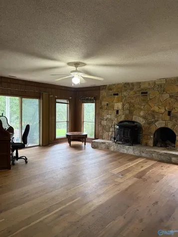 1372 Meltonsville Road Guntersville AL 35976
