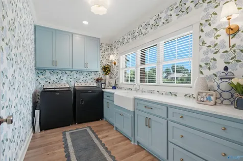 221 Oakcrest Drive Guntersville AL 35976