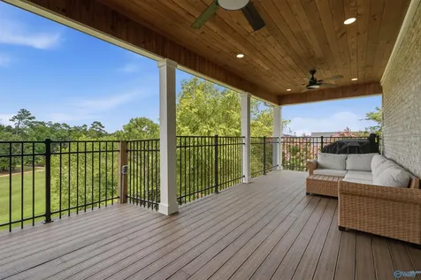 221 Oakcrest Drive Guntersville AL 35976