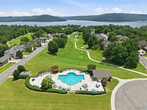221 Oakcrest Drive Guntersville AL 35976