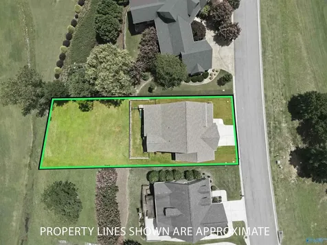 221 Oakcrest Drive Guntersville AL 35976