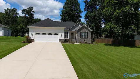 10 Deer Run Road Guntersville AL 35976