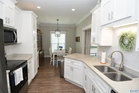 10 Deer Run Road Guntersville AL 35976
