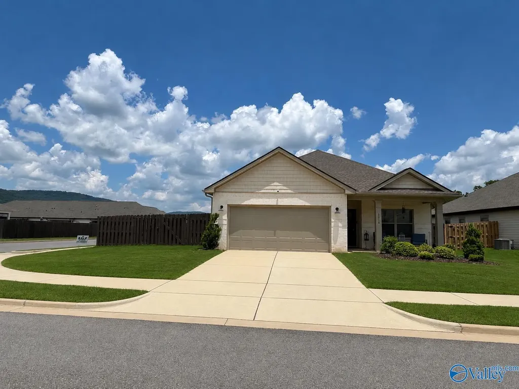 6018 Margie Collins Drive Owens Cross Roads AL 35763