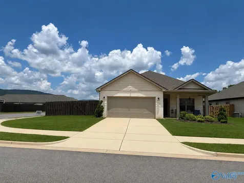 6018 Margie Collins Drive Owens Cross Roads AL 35763