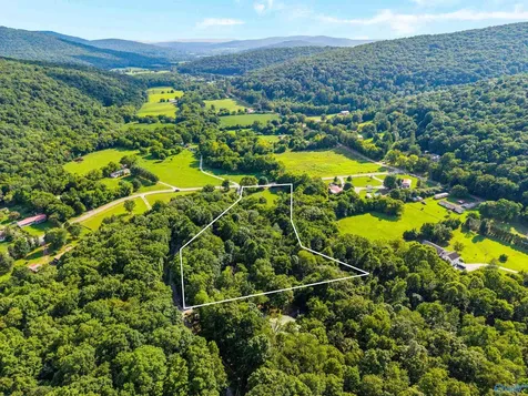 141 Deertrace Parkway New Market AL 35761
