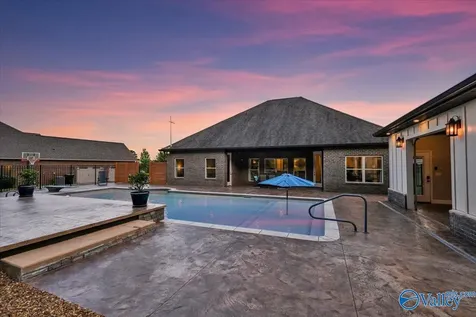 1111 Flatts Trace SW Cullman AL 35055