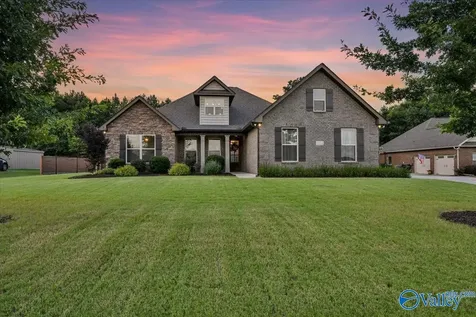 1111 Flatts Trace SW Cullman AL 35055
