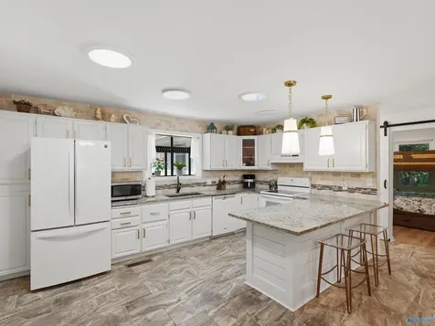 19505 Riverside Street Athens AL 35611